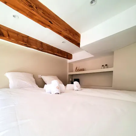 Bioves - Mezzanine Studio, Charming & Comfortable *