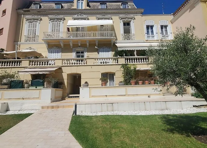 Bioves - Mezzanine Studio, Charming & Comfortable * Mentona